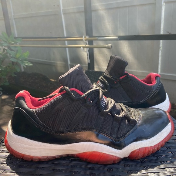 Size 10 - Jordan 11 Retro Low bred 2015 - Picture 1 of 8
